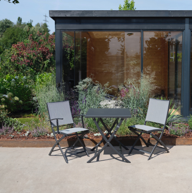 Feodal Klappstuhl mit Armlehnen